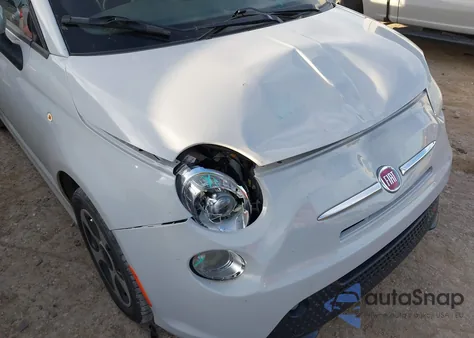 2017 Fiat 500E Battery Electric z USA, uszkodzony, nr VIN 3C3CFFGE8HT530039